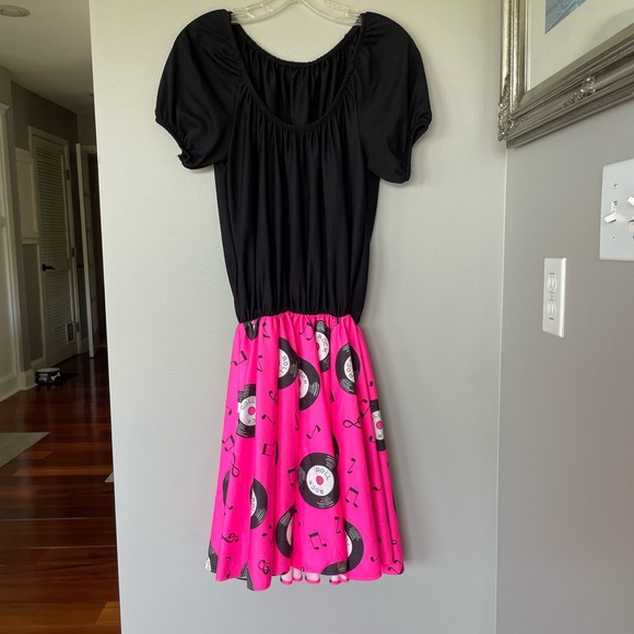 50’s Dress / Costume - Wore this for a party & ready to pass it on!! Adorable!! - Picture 2 of 4
